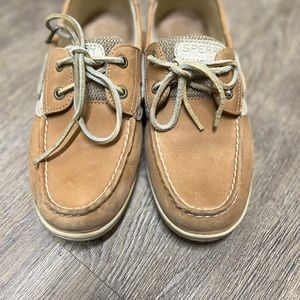 Woman’s sperry’s